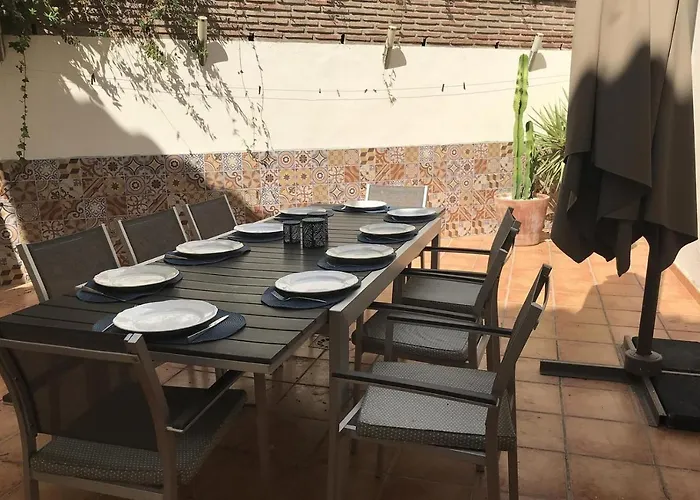 Beautiful Townhouse Beachfront בית נופש *