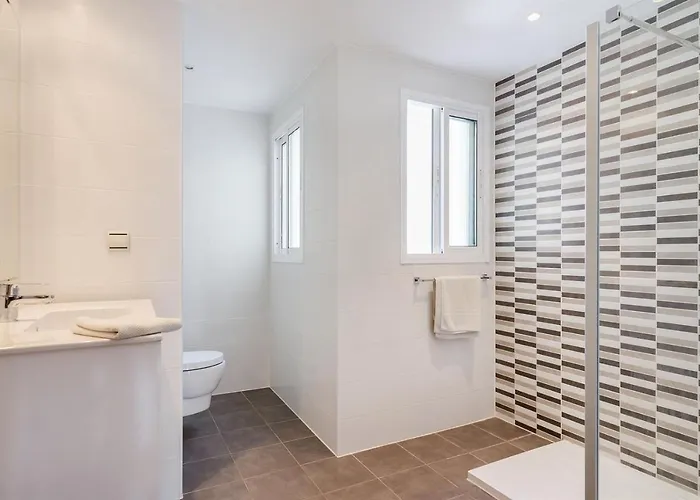 Beautiful Townhouse Beachfront מארבלה