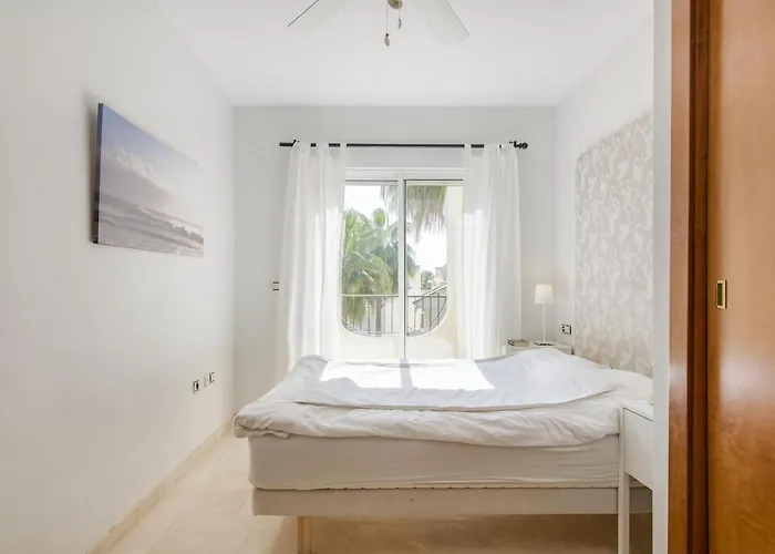 Beautiful Townhouse Beachfront בית נופש *